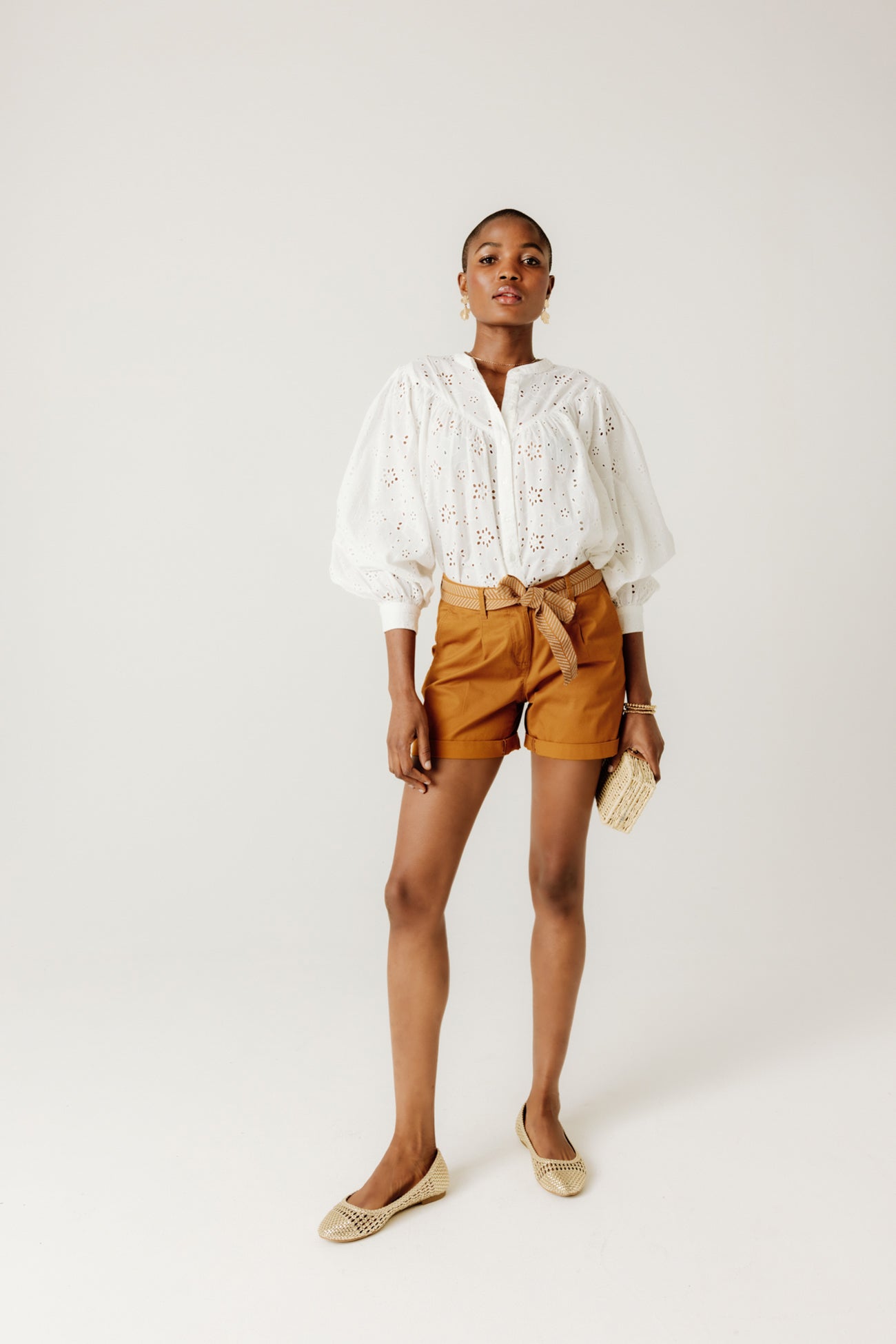 Belted pleated shorts - White