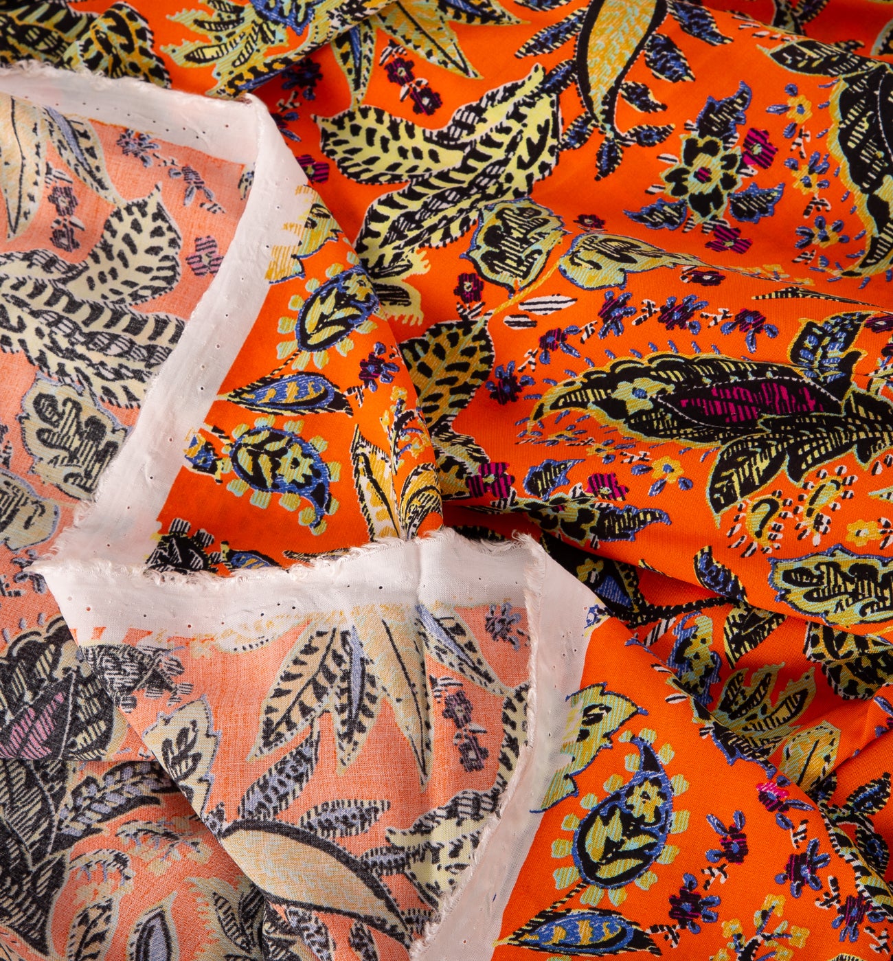 3m viscose fabric cut - Black print