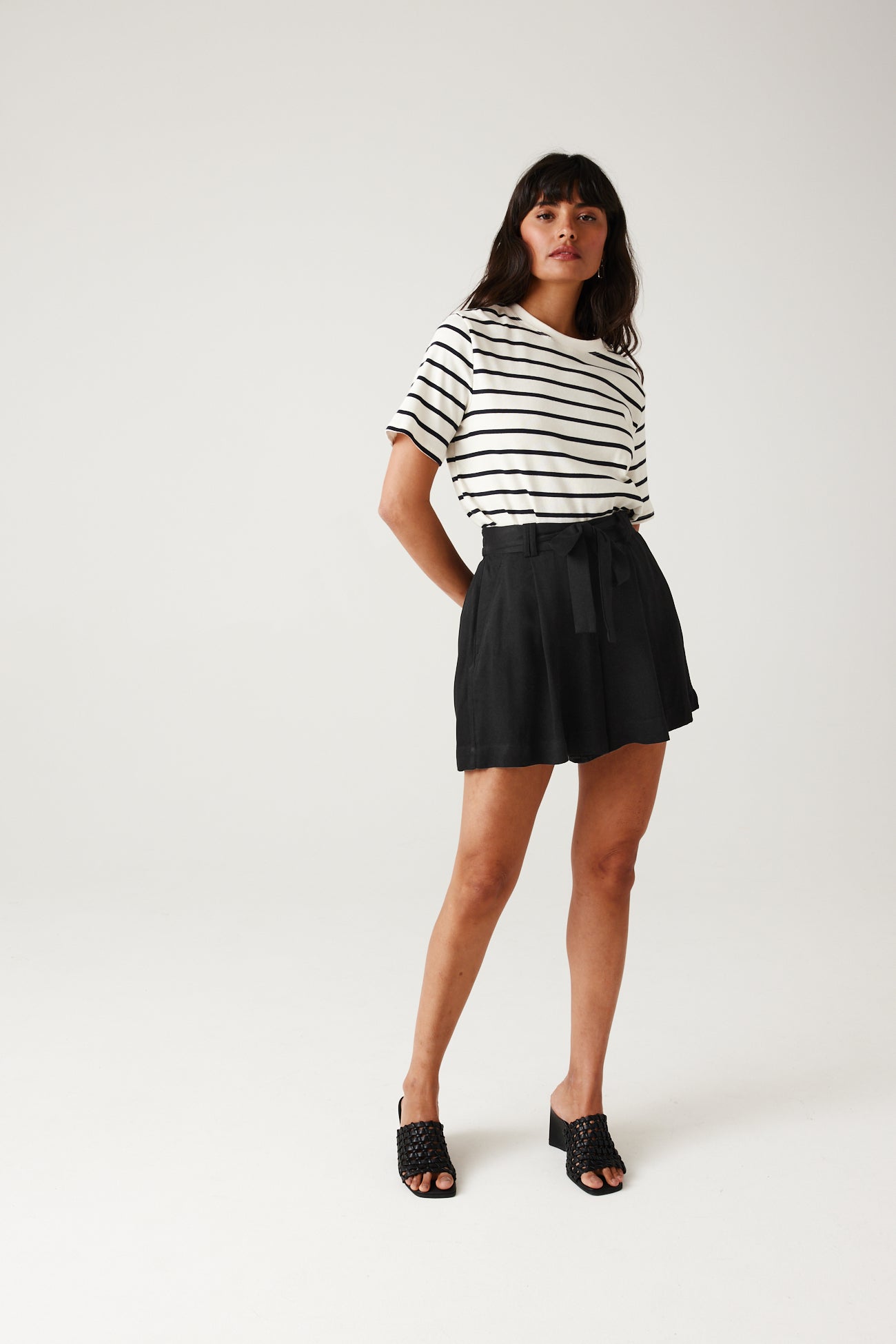 Plain belted shorts - Black print