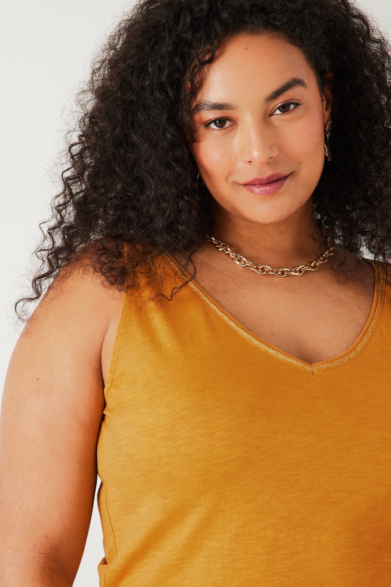 V-neckline strappy top - White