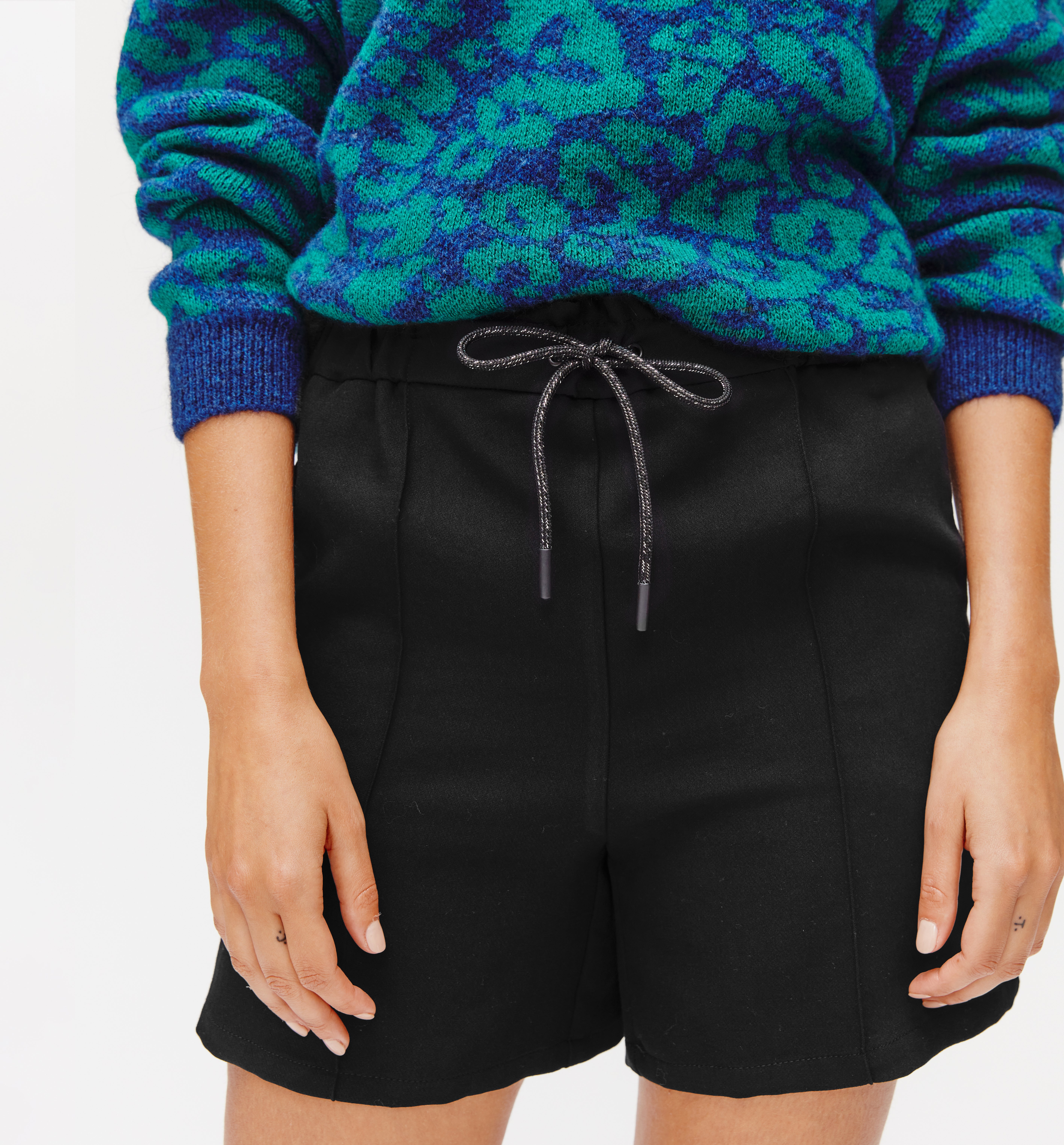 High-waist smart shorts - Black