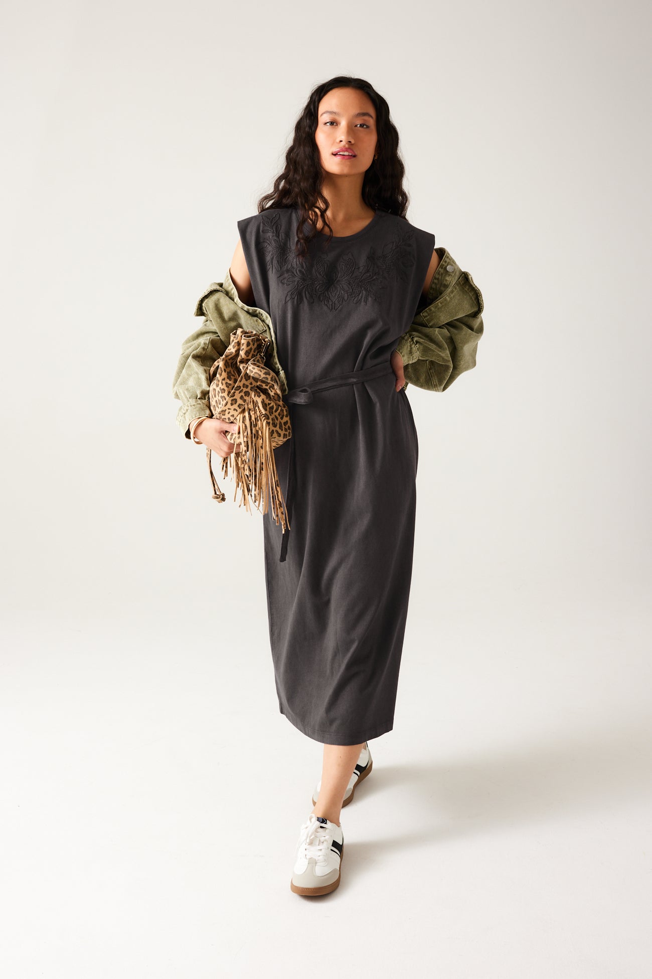 Embroidered t-shirt dress - Grey