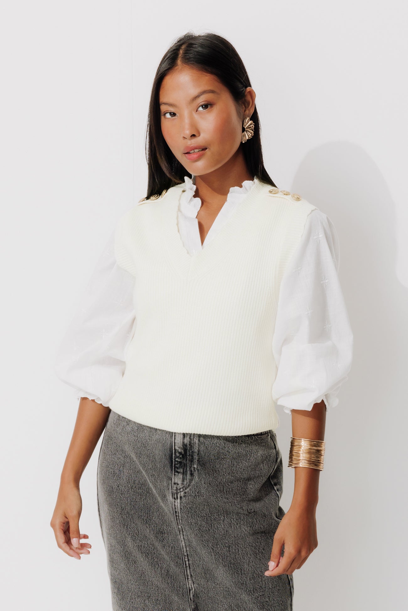 Sleeveless jumper - Ecru stripes