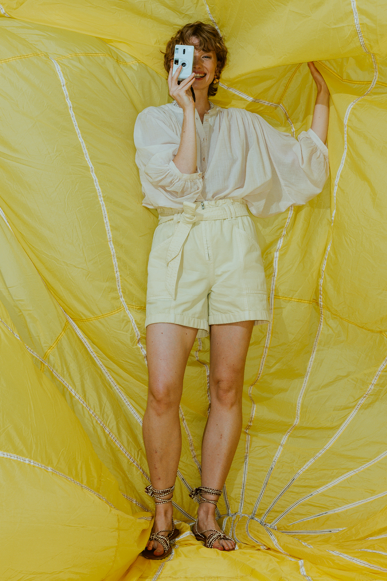 High-waist paperbag shorts - Light yellow
