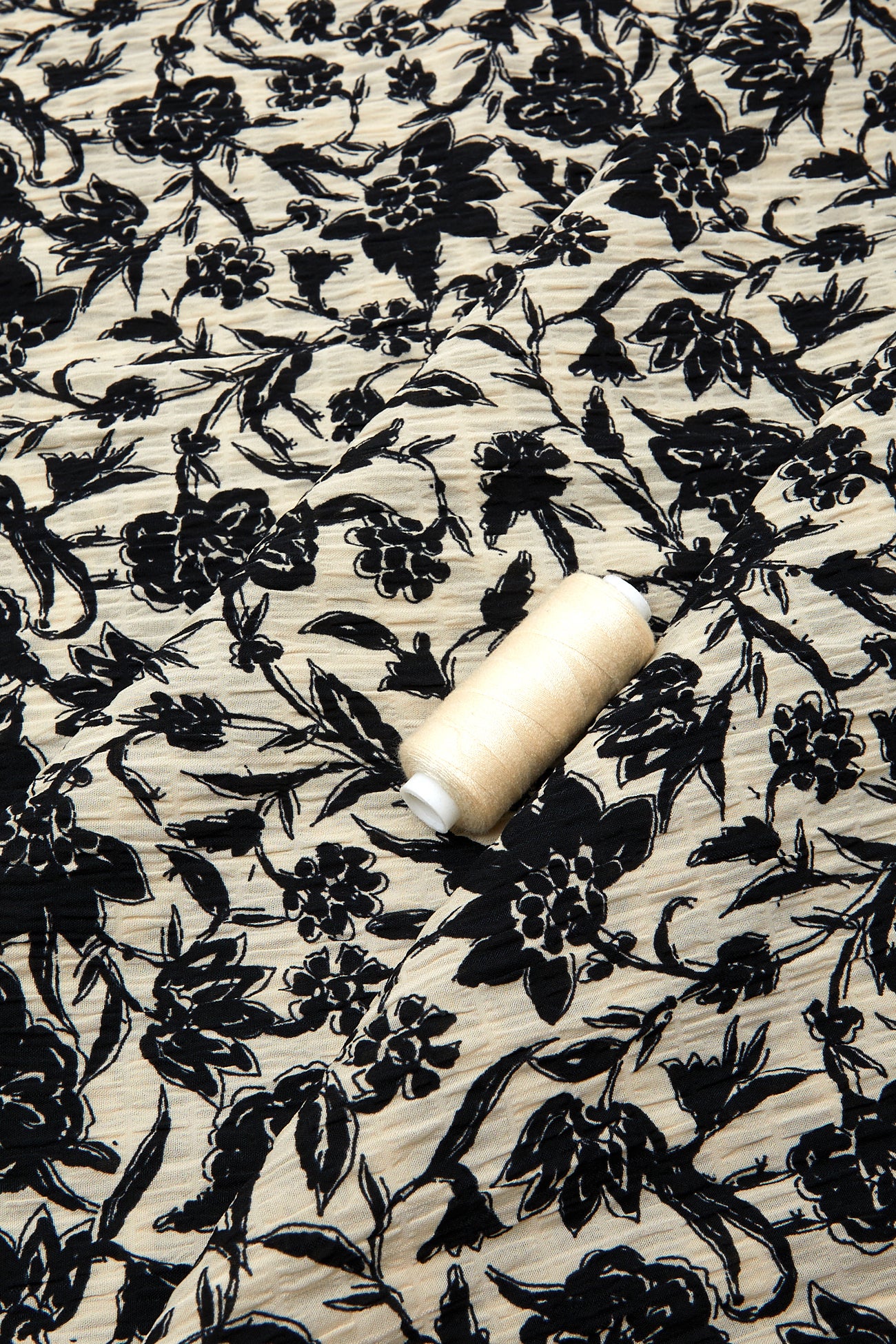 3m crepon polyester fabric - Black print