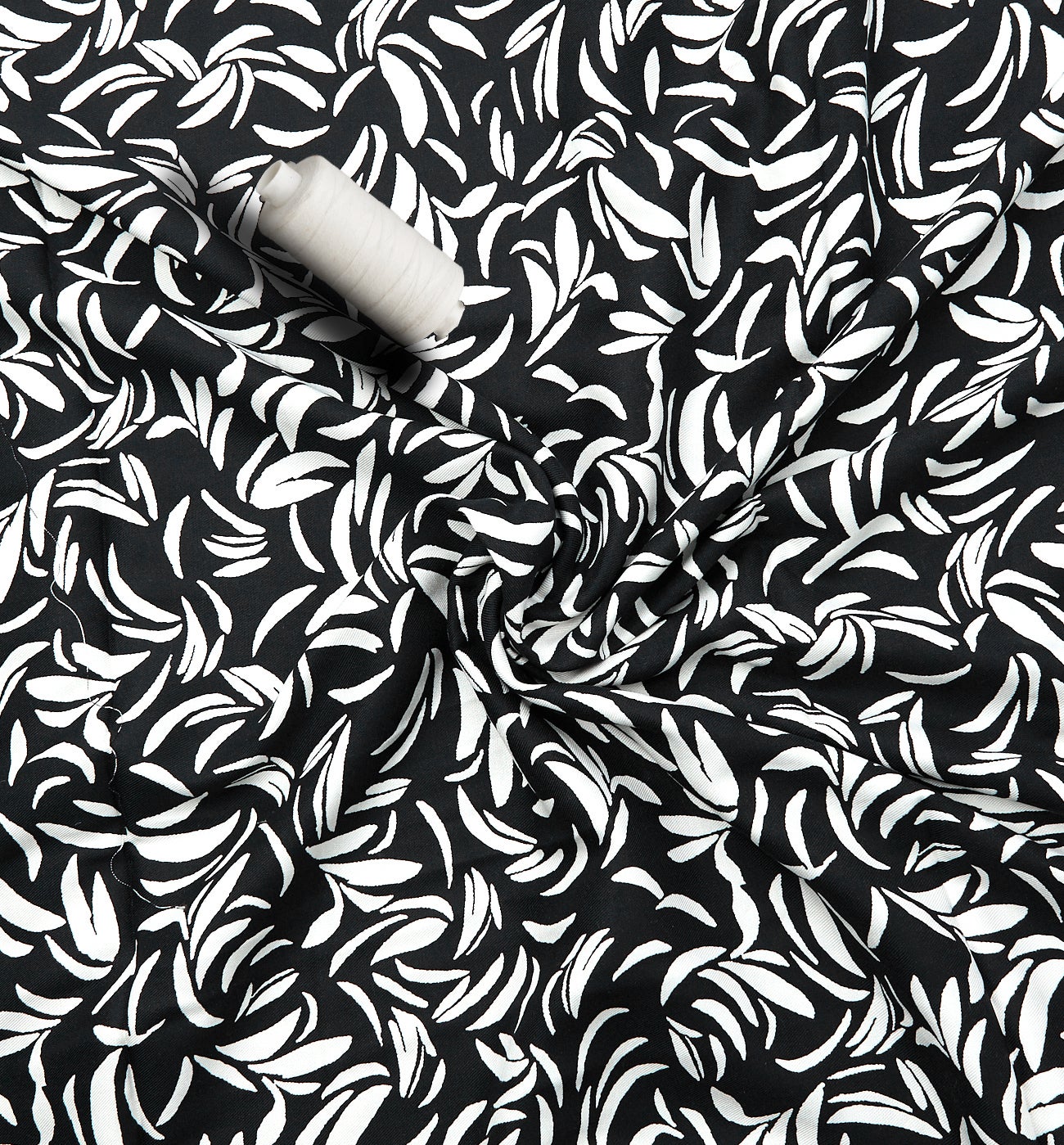 Pattern viscose 2m fabric cut - Black print