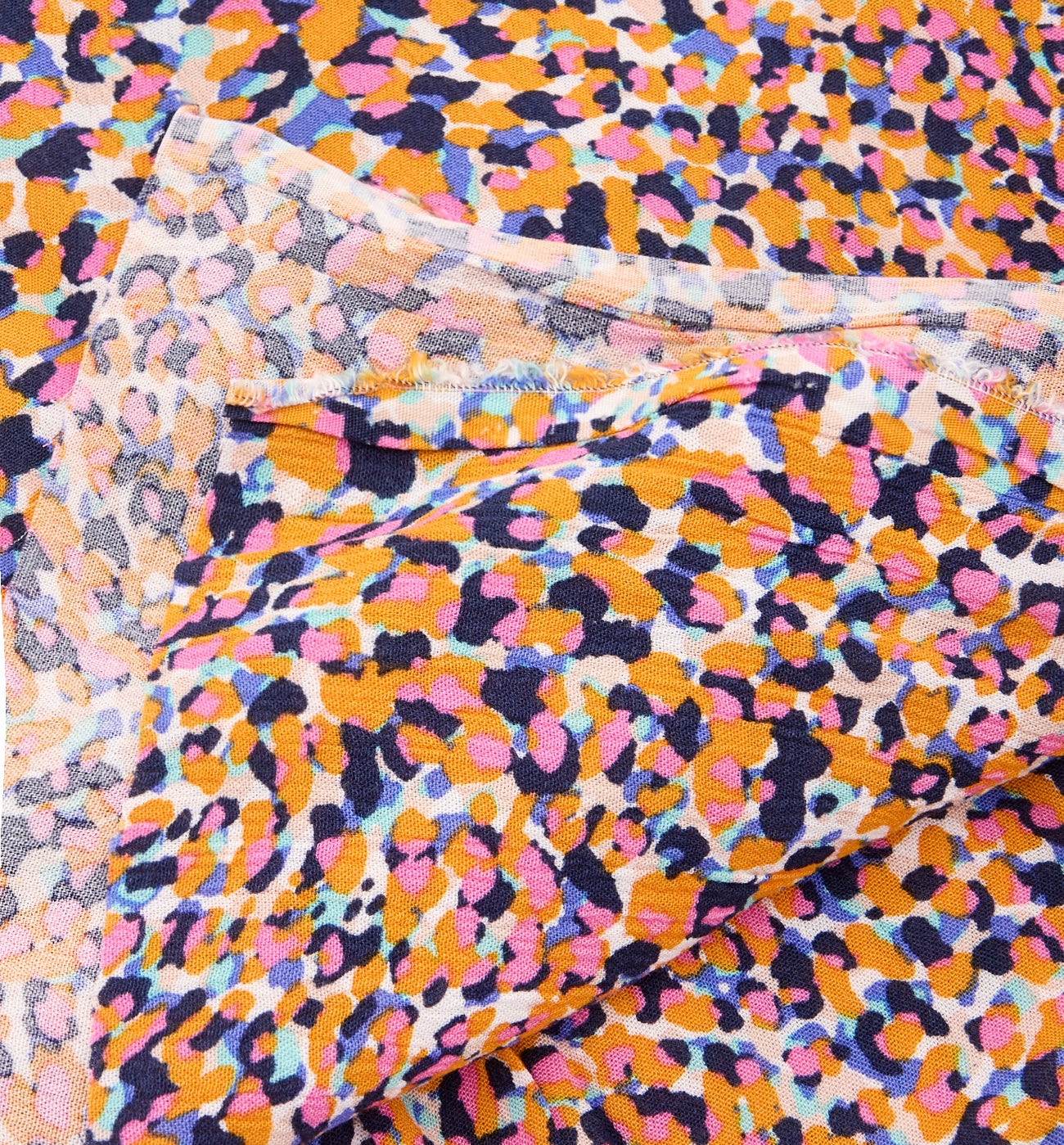 3m viscose fabric cut - Navy blue print