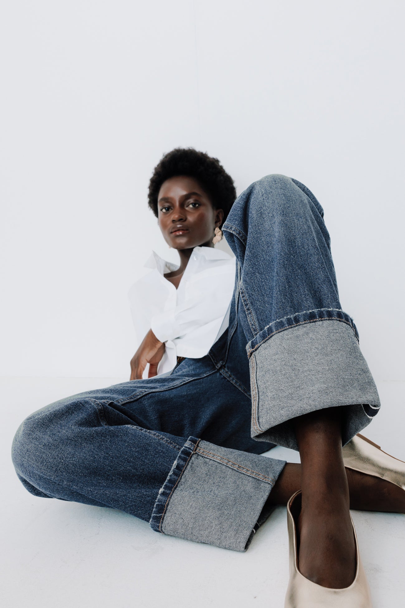 High-waist straight-leg jeans - Medium denim