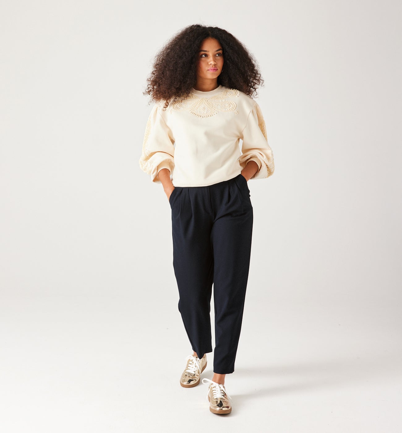High-waist peg trousers - Beige
