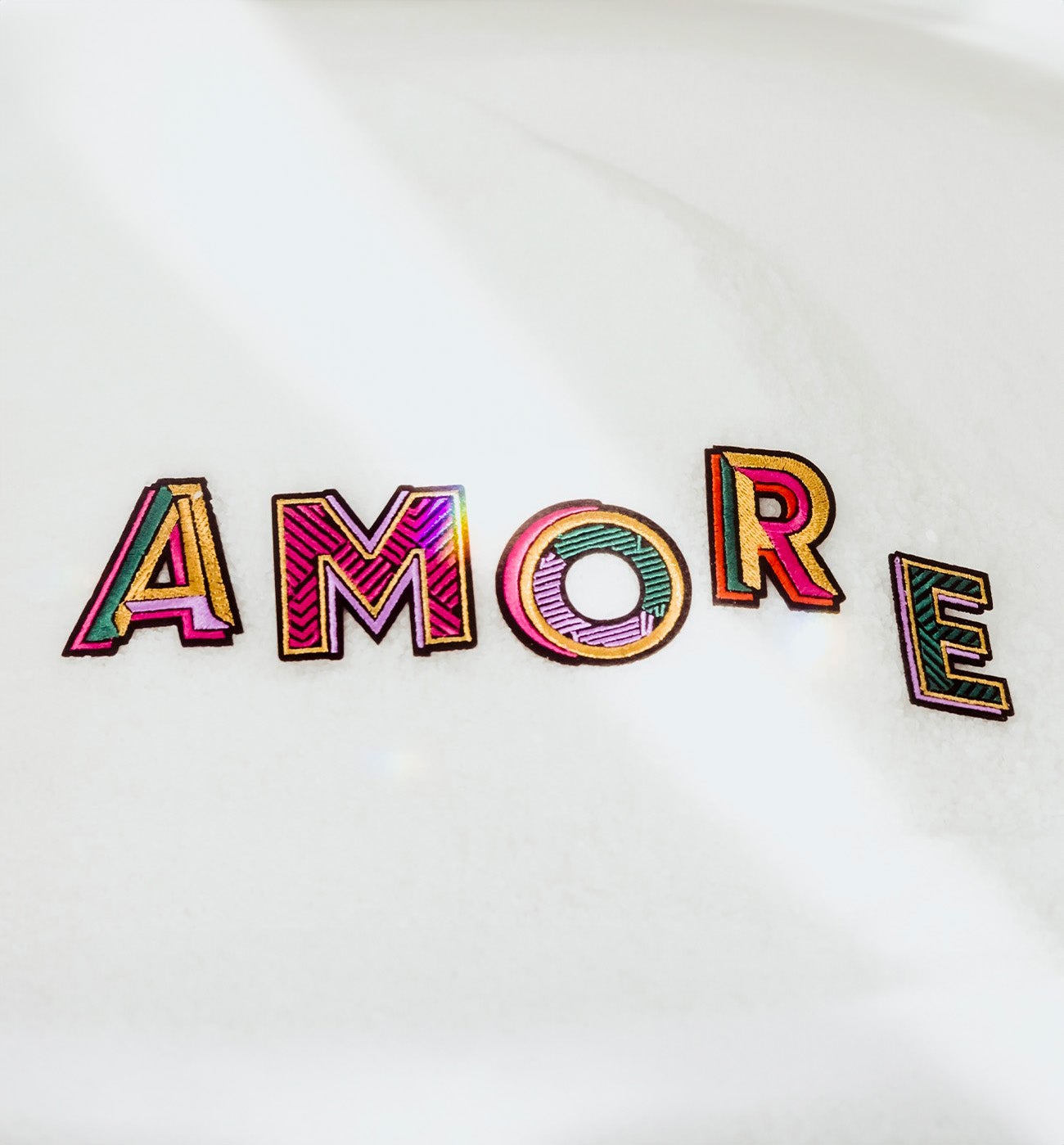 A.M.O.R.E. brooches - Multicolour print