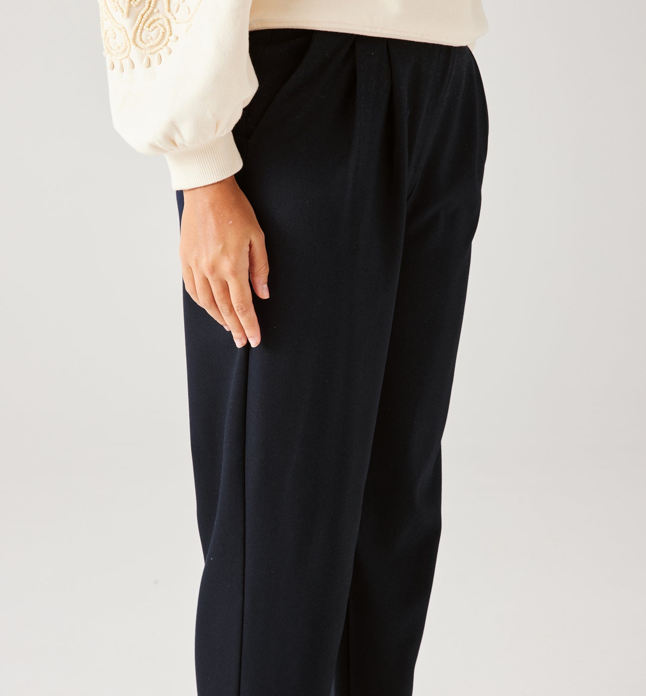 High-waist peg trousers - Beige