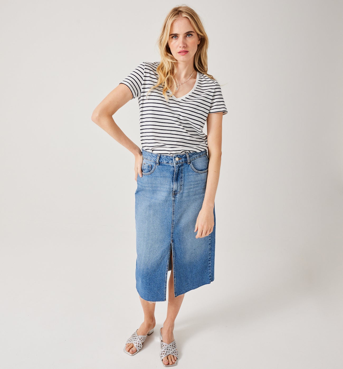 V-neck top - Navy blue stripes