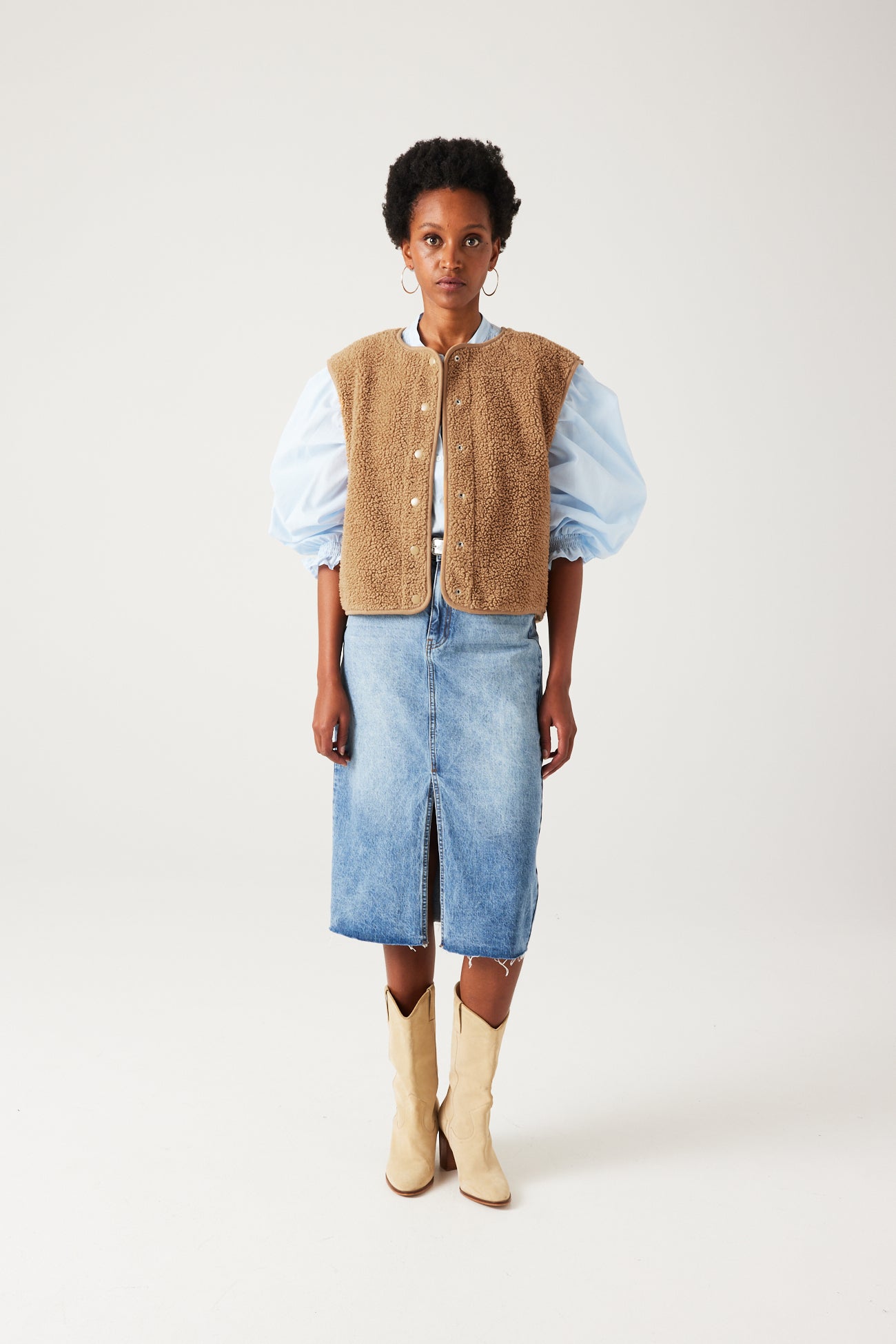 Snug sleeveless jacket - Chestnut brown