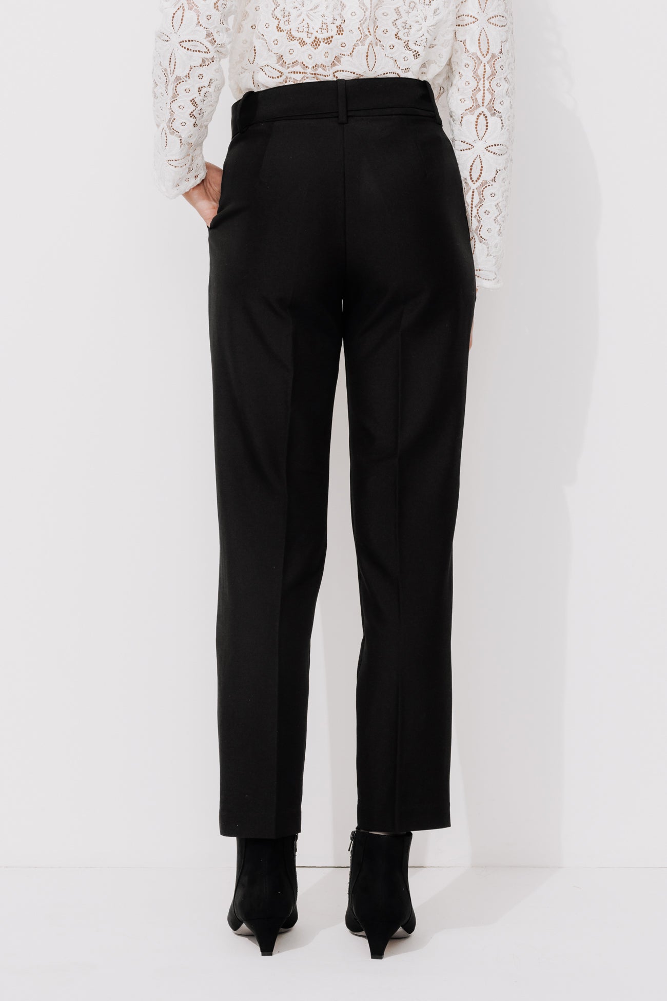 Peg-shape trousers - Chestnut brown
