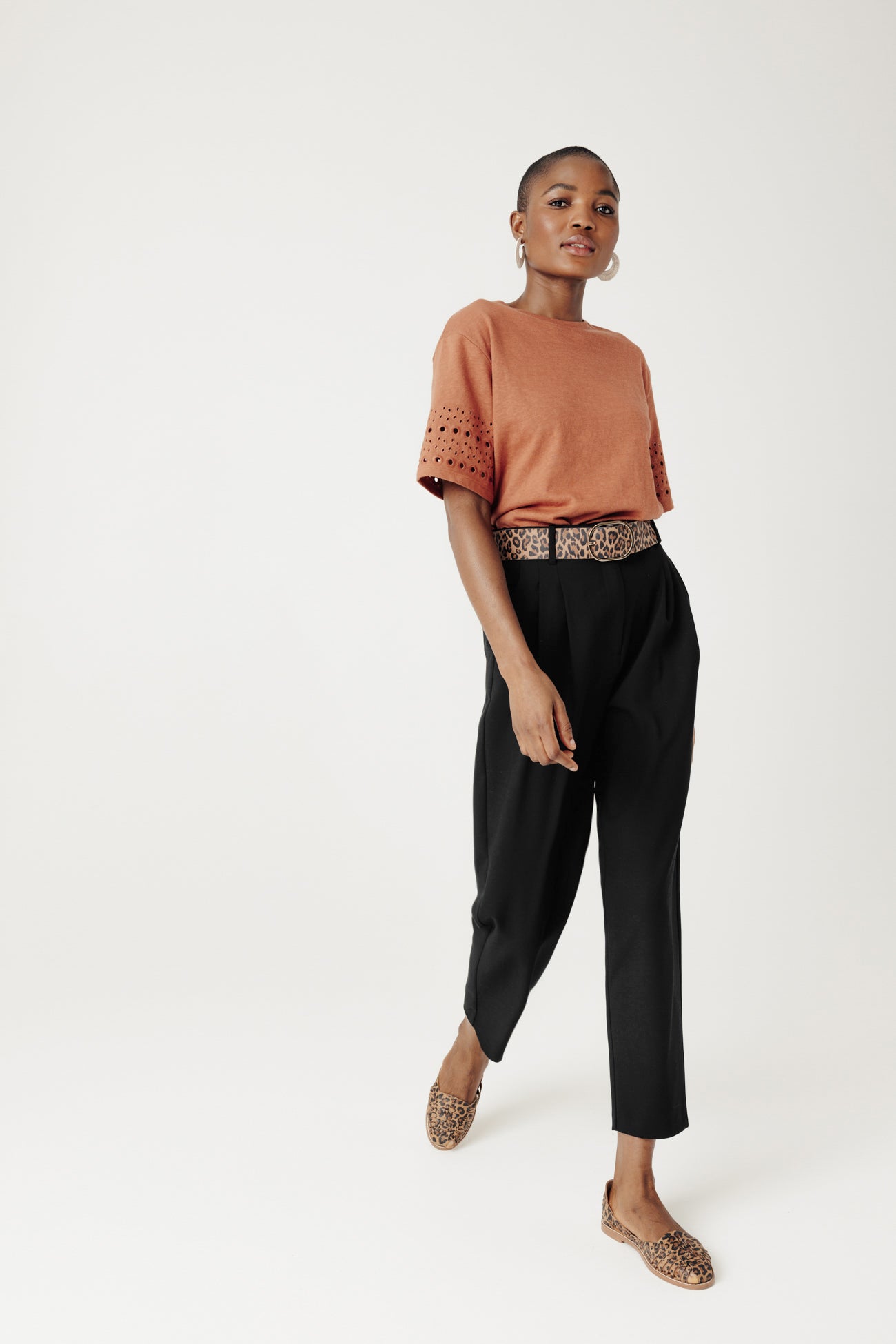 High-waist peg trousers - Black