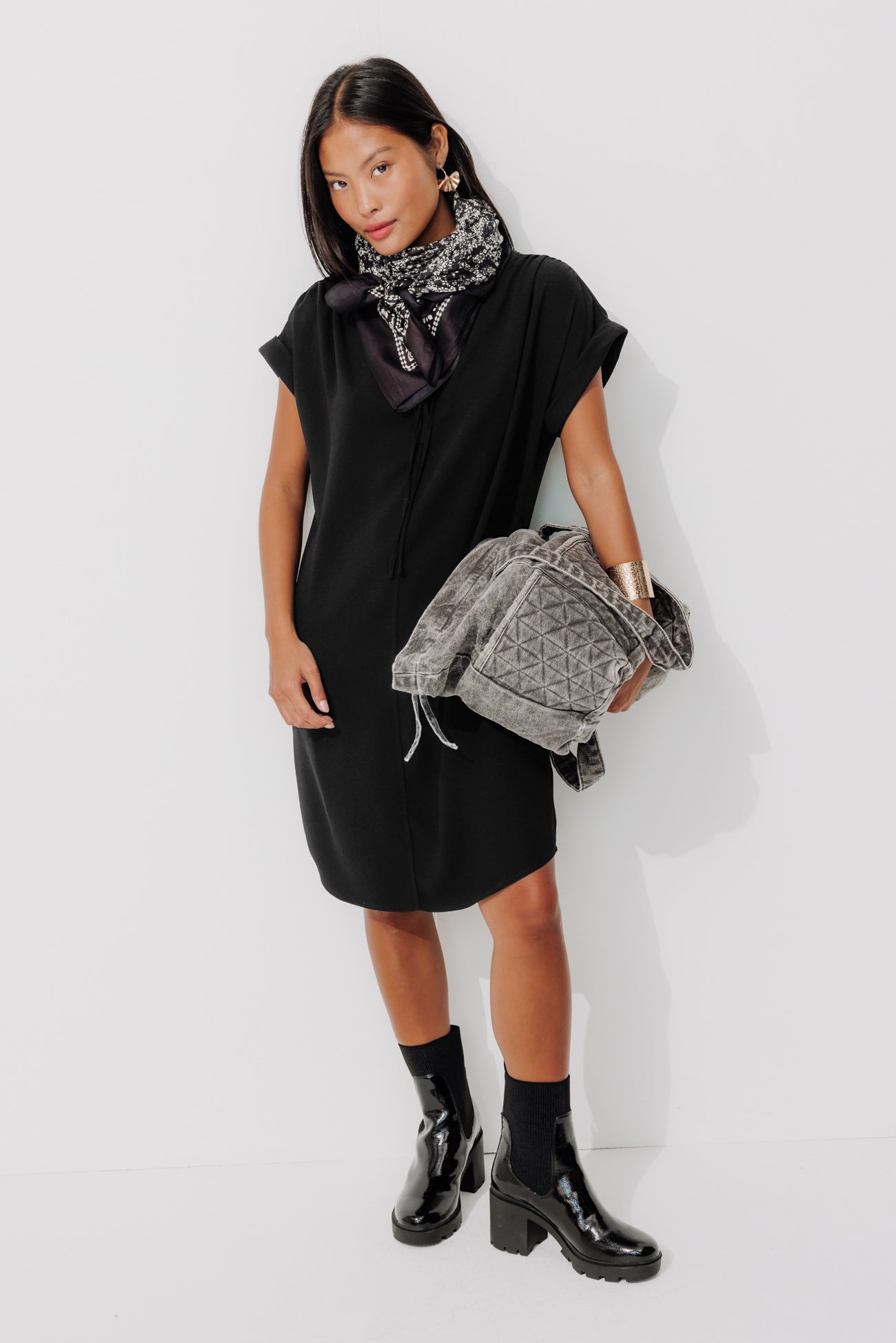 Short-sleeved dress - Black