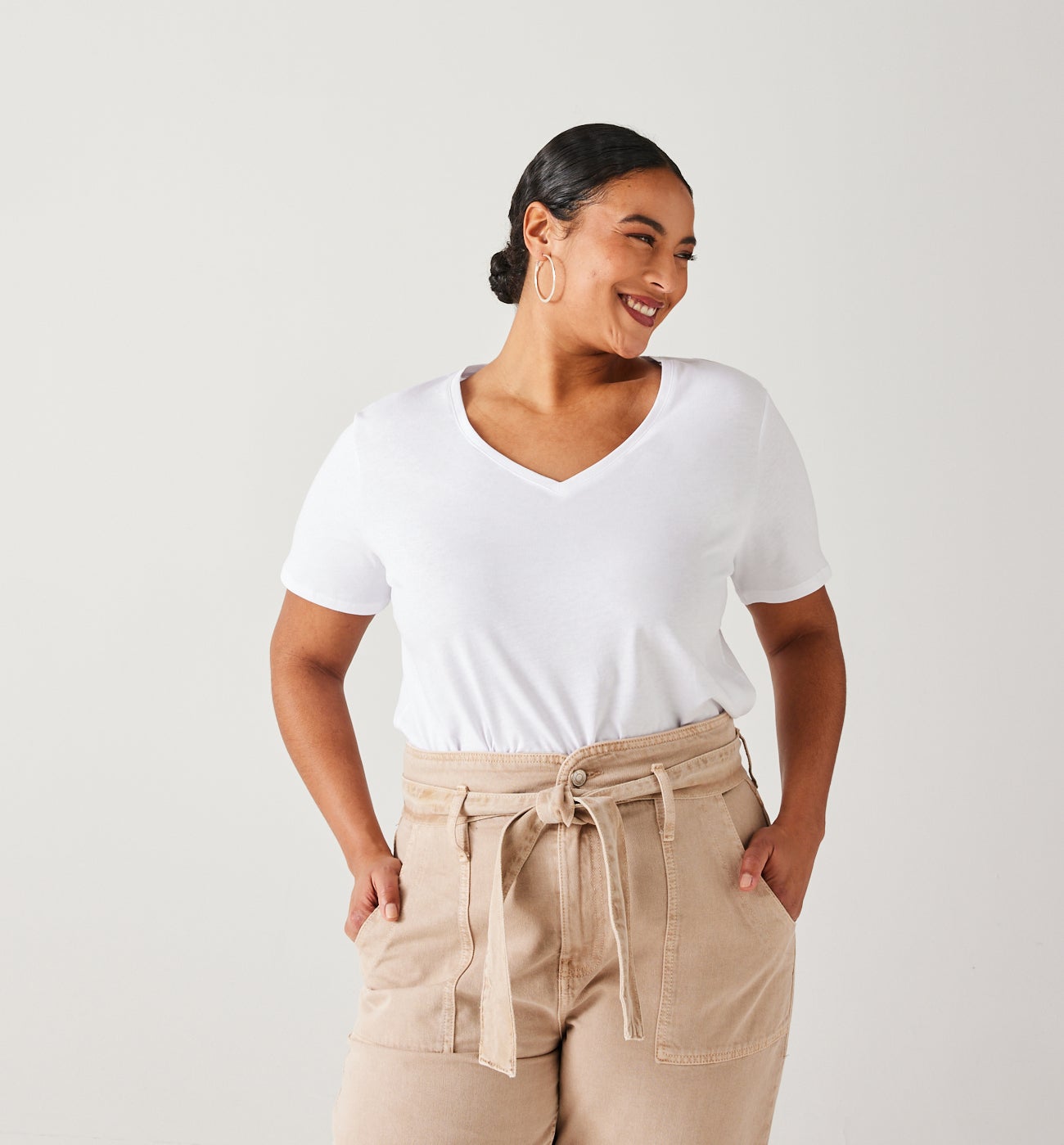 Plain v-neckline top - White