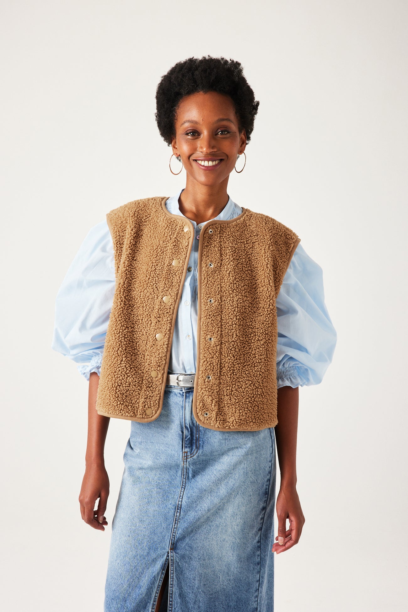Snug sleeveless jacket - Chestnut brown