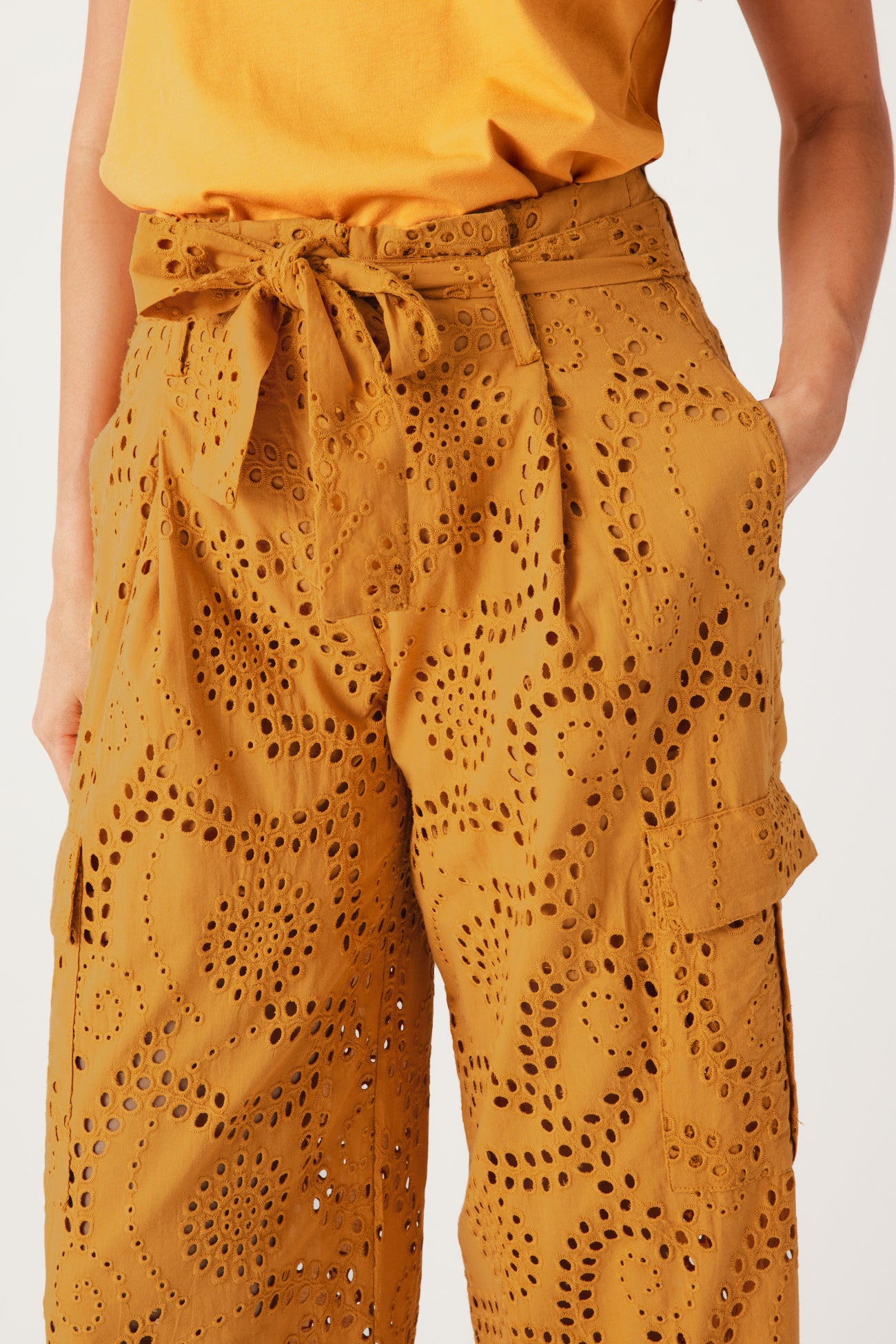 Broderie anglaise trousers - Black