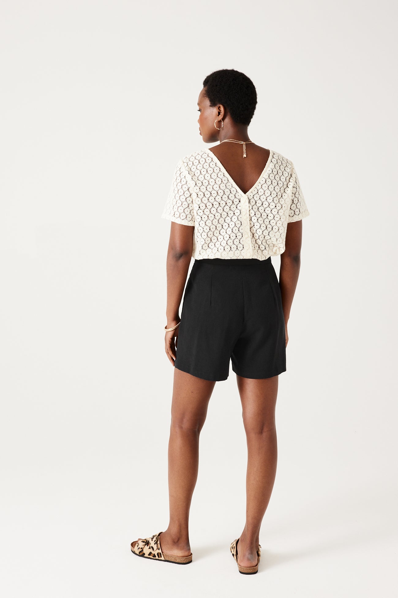 High-waist plain shorts - Black