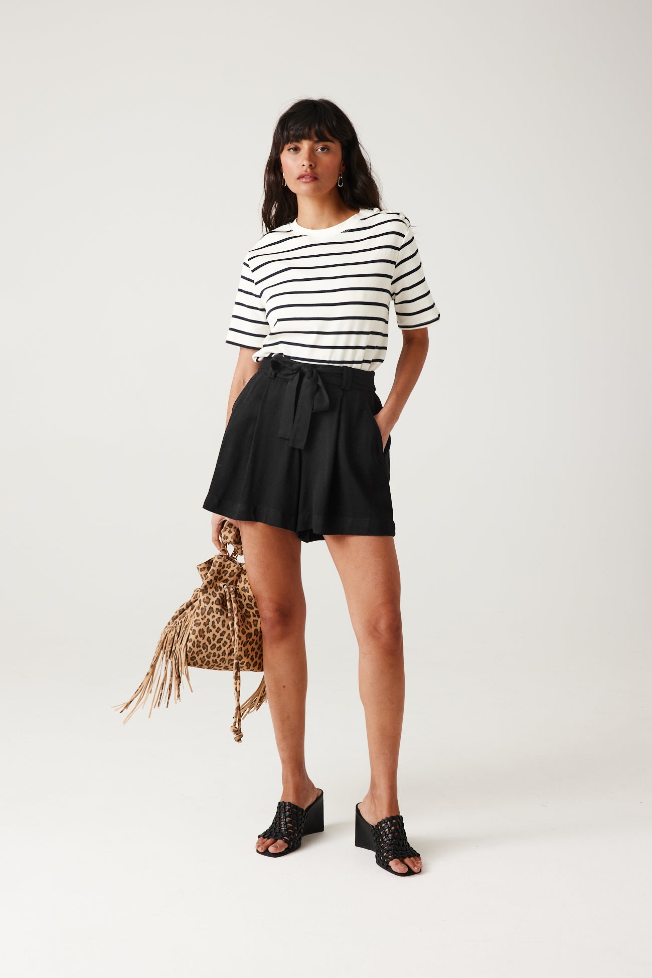 Plain belted shorts - Black print