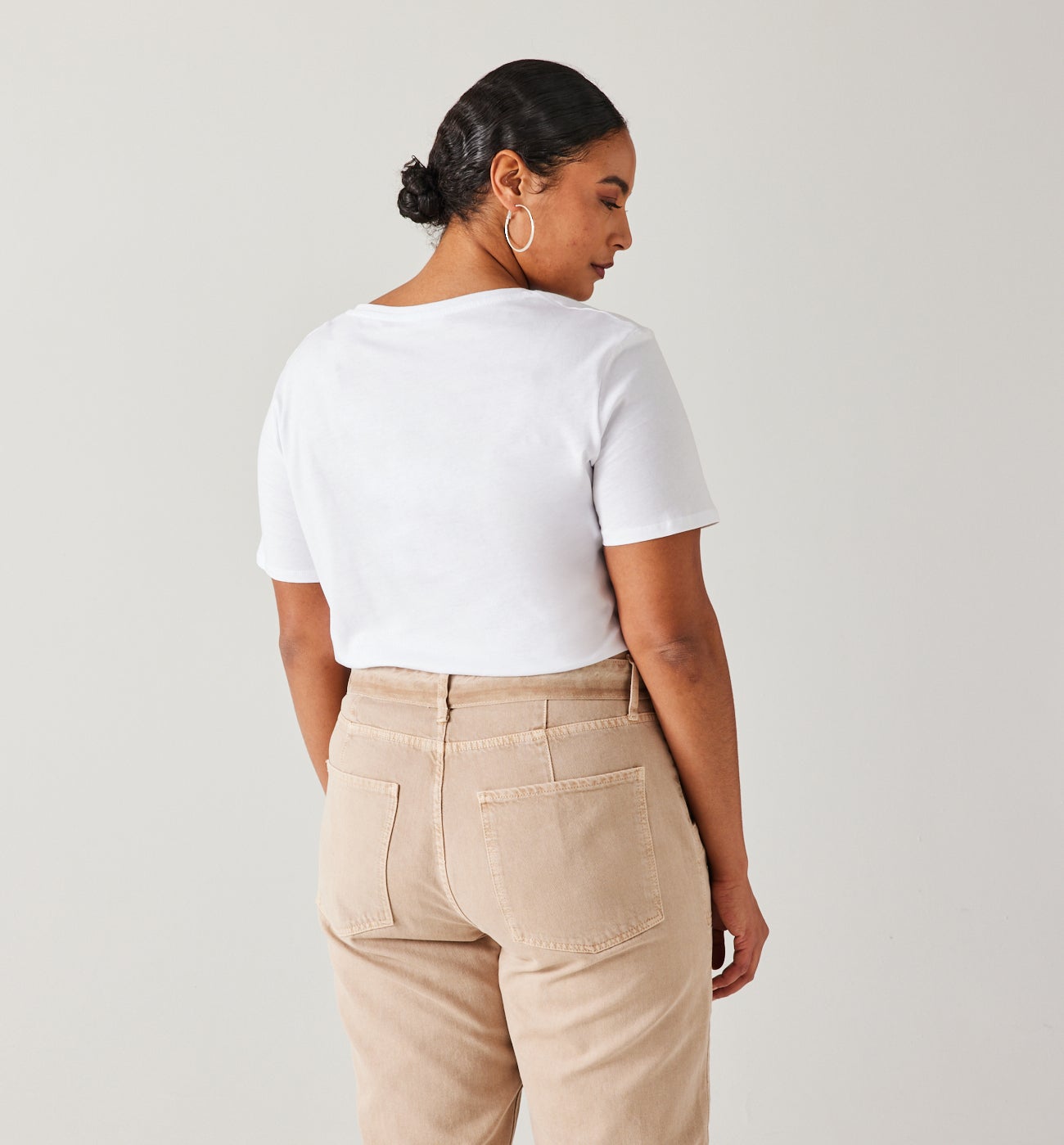 Plain v-neckline top - White