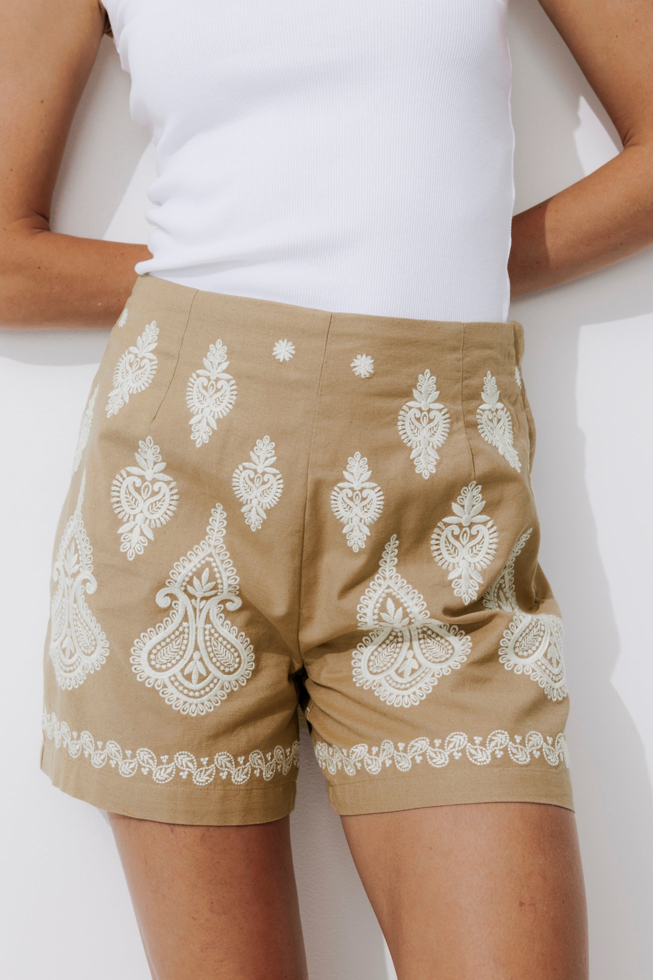 Embroidery cotton blend shorts - Sand