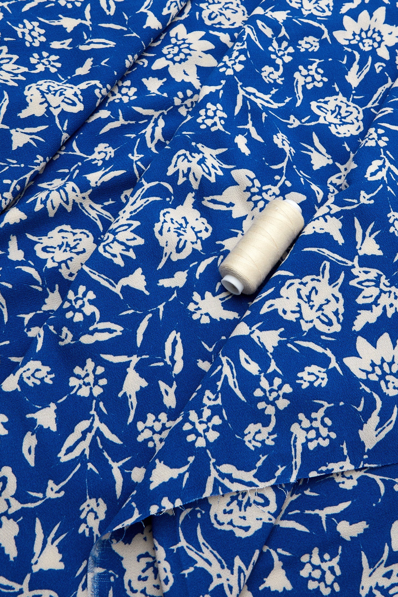 3m floral viscose fabric cut - Blue print