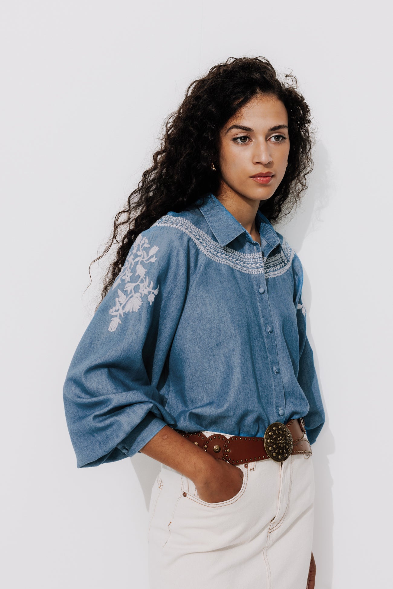 Embroidered shirt - Medium denim
