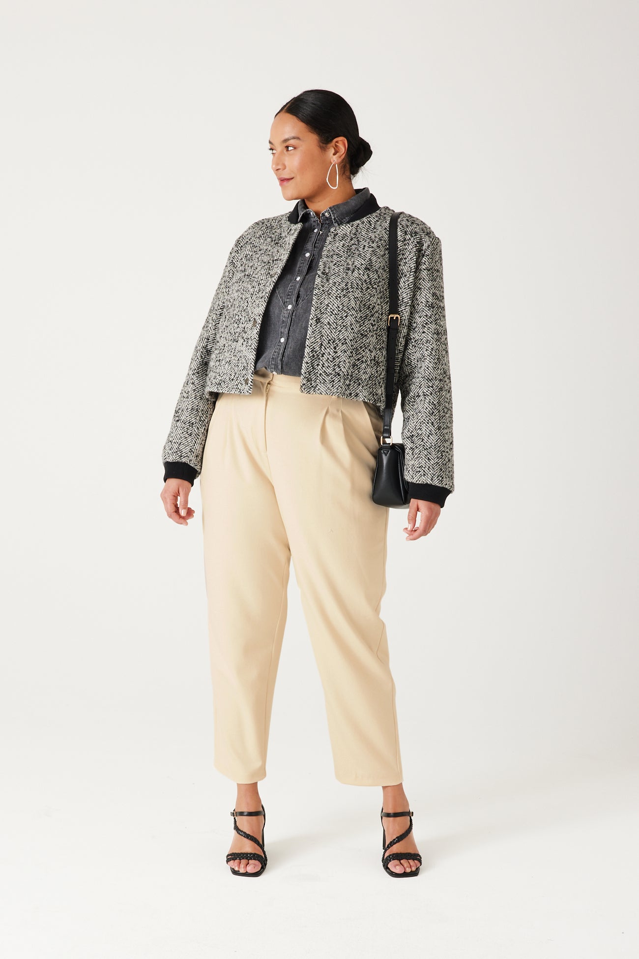 High-waist peg trousers - Beige