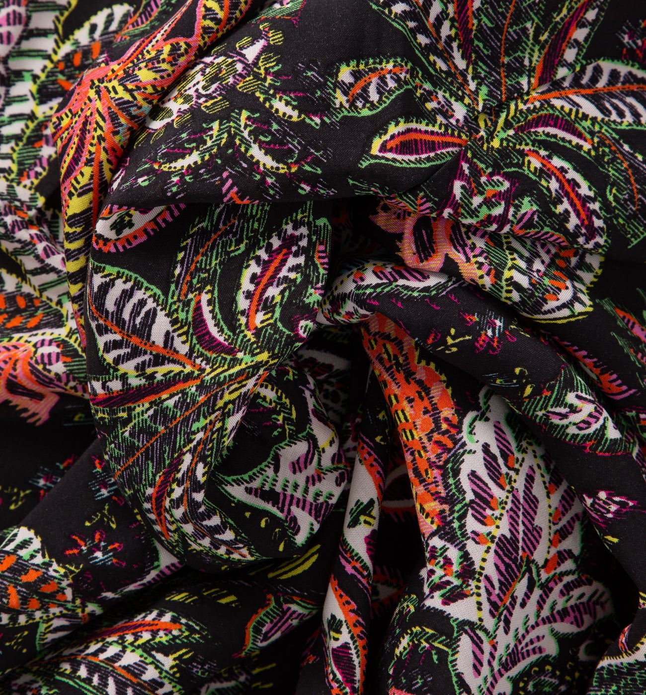 3m viscose fabric cut - Black print