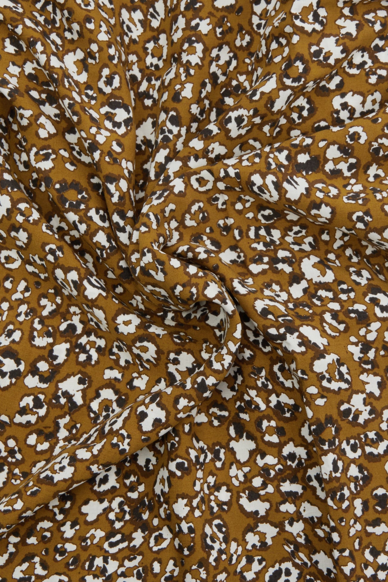 3m leopard viscose fabric - Black print