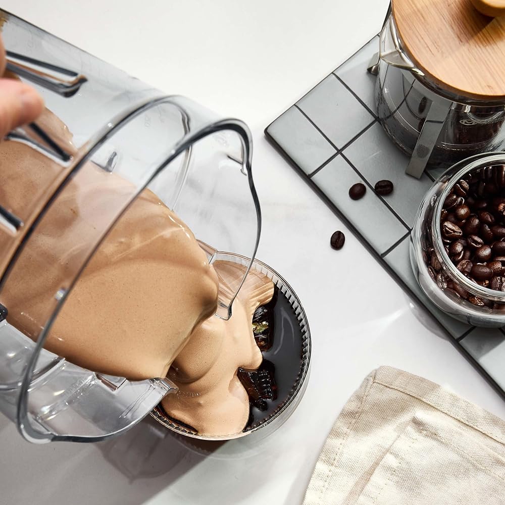 Vitamix Aer Disc Container, 48 oz, BPA-Free, Dishwasher-Safe, Compatible with All Full-Size Vitamix Blenders: Home & Kitchen