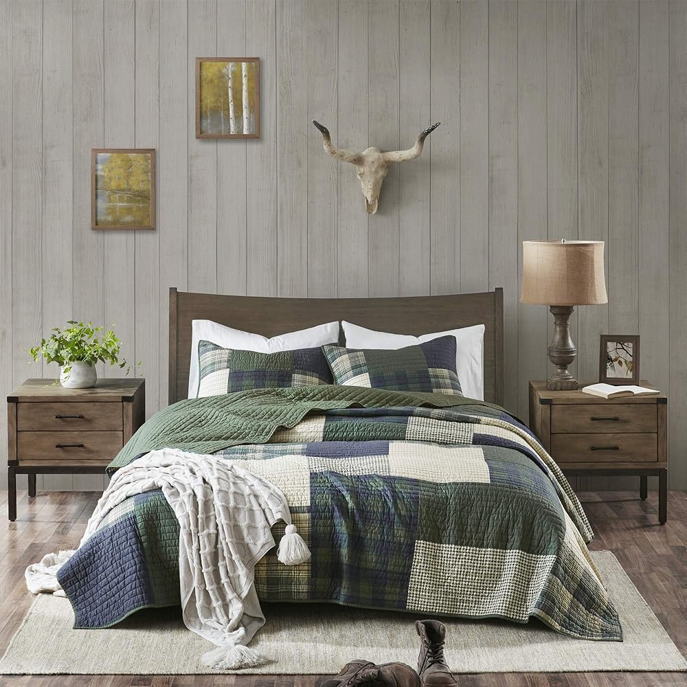 Woolrich Mill Creek Reversible Quilt Set - Cottage Styling Reversed to Solid Color, All Season Lightweight Coverlet, Cozy Bedding Layer, Matching Shams, Oversized King/Cal King, Plaid Green 3 Piece : Home & Kitchen