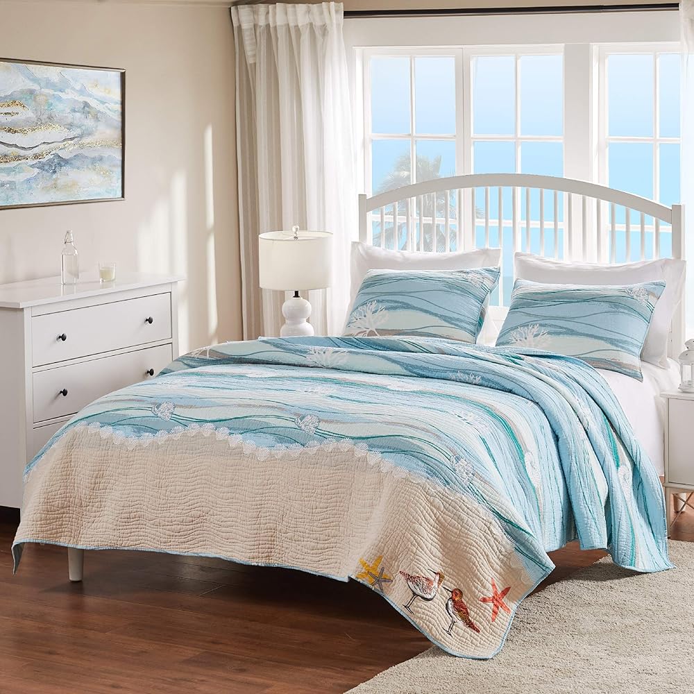 Greenland Home Maui Embroidered Coastal Quilt and Pillow Sham Set, King/California King (3 Piece), Blue : Home & Kitchen
