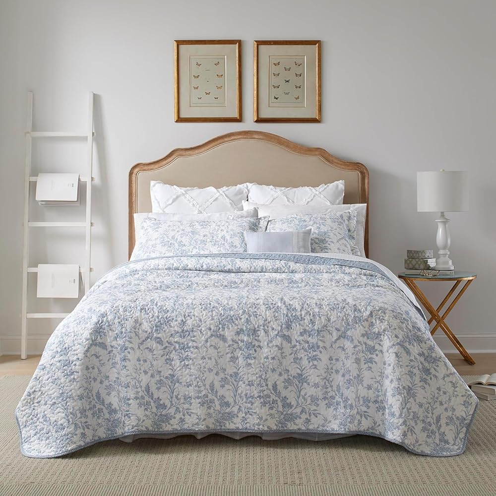 Laura Ashley Home - King Size Quilt Set, Cotton Reversible Bedding, Lightweight Home Decor for All Seasons (Spa Blue, King) : Home & Kitchen