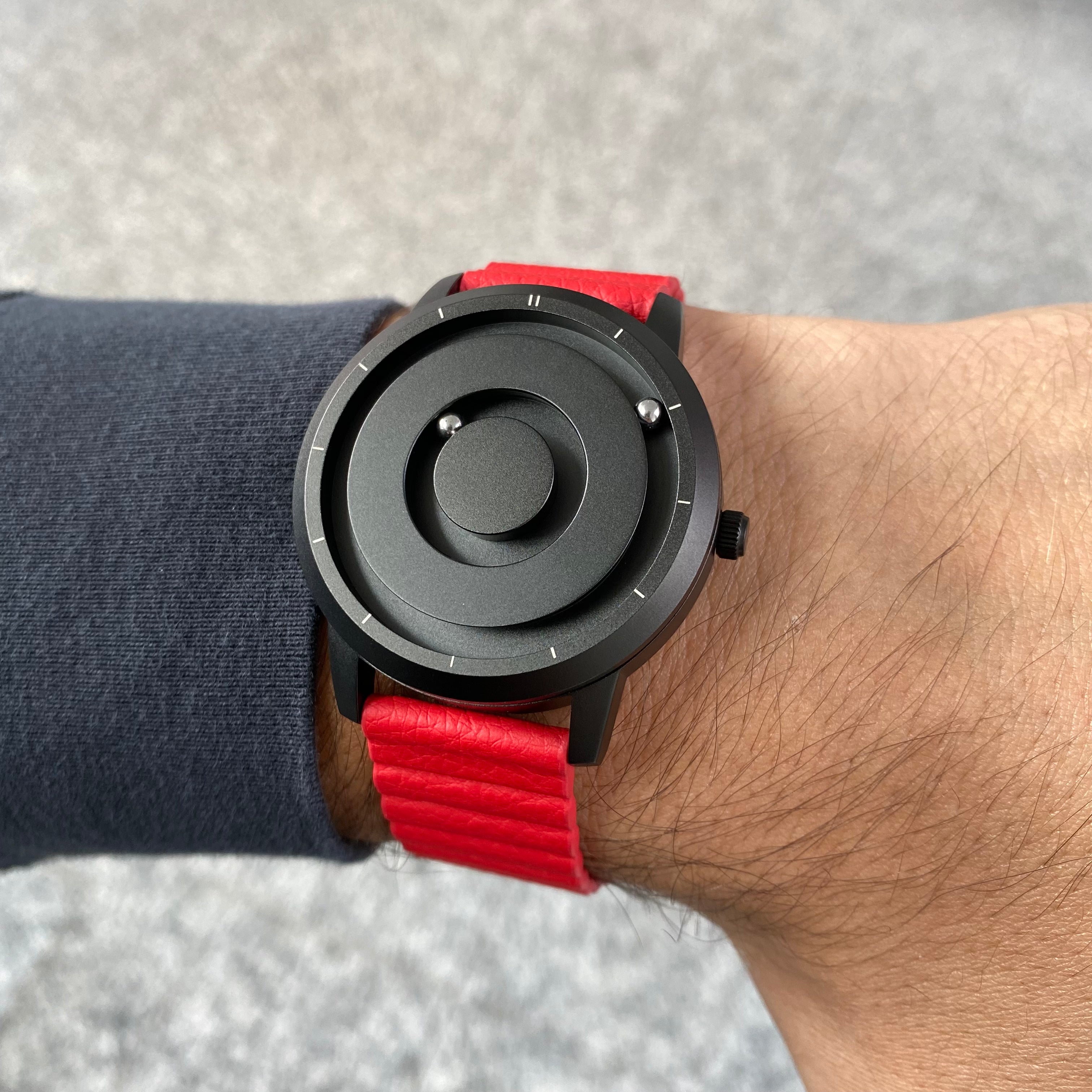 Jupiter Black synthetic leather magnetic red