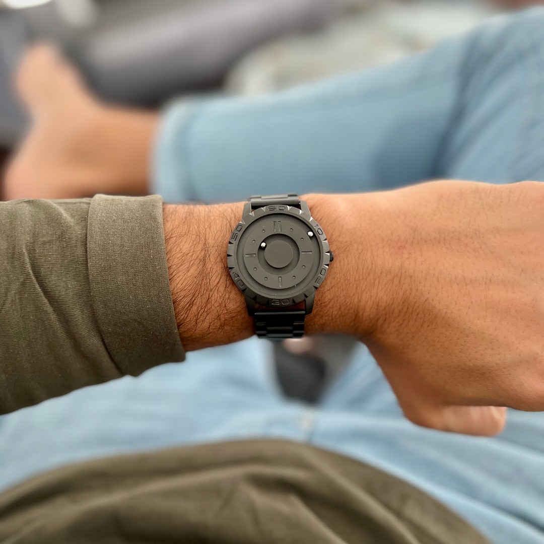 Komet Black — steel black