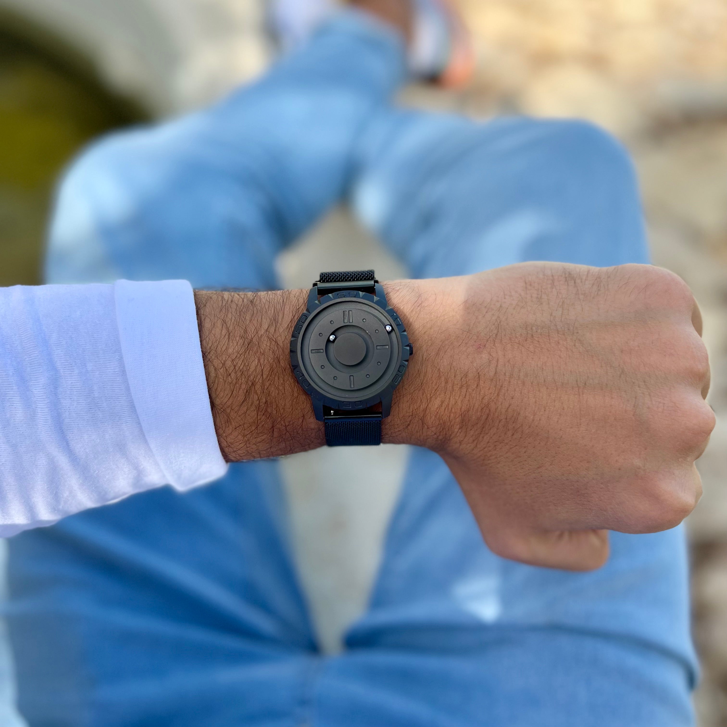 Komet Black — mesh magnetic black