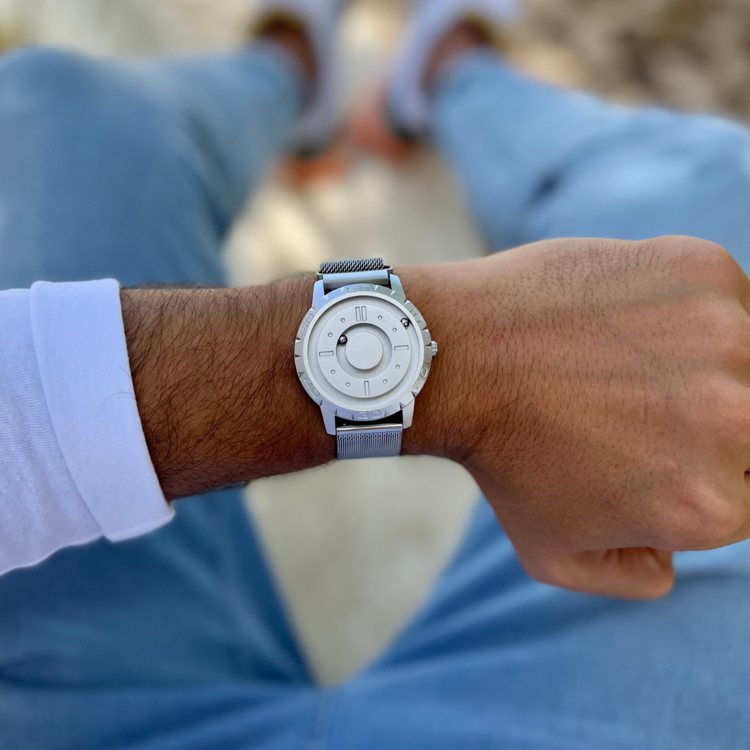 Komet Silver— mesh magnetic silver