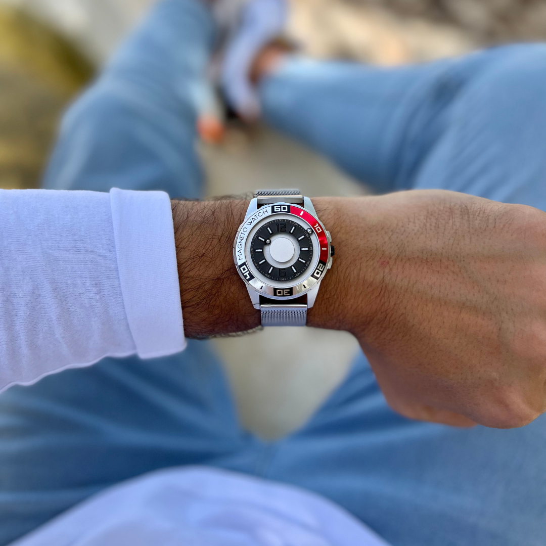 Uranus Red— mesh magnetic silver