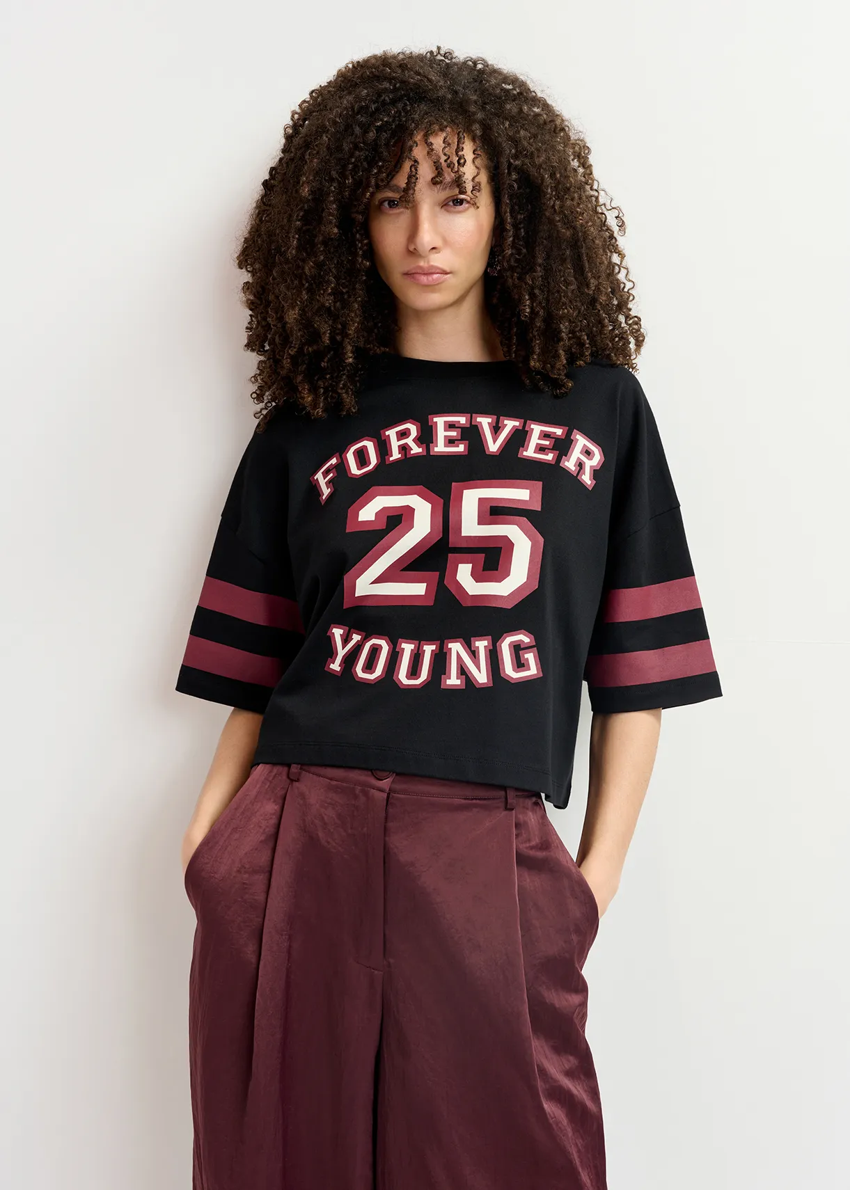 Black organic cotton cropped T-shirt with