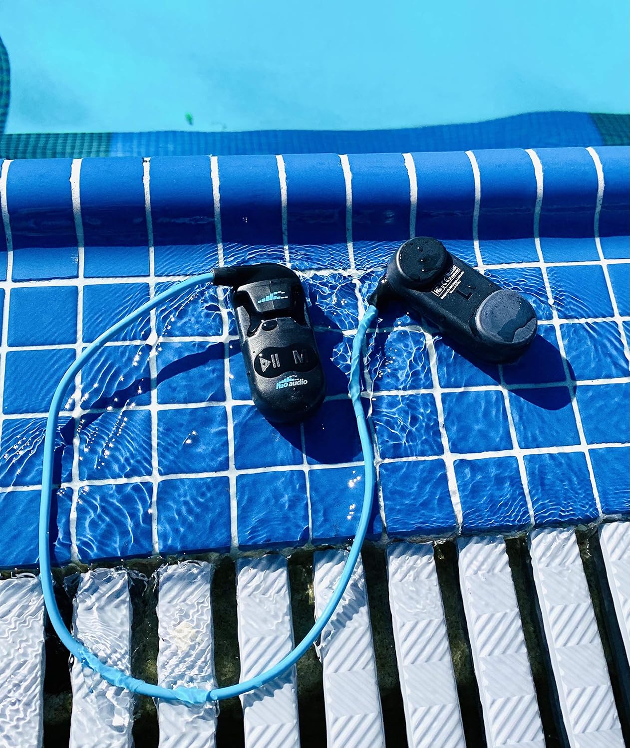 H2O Audio Sonar Underwater Waterproof Headphones with MP3 and Bluetooth for Swimmers
