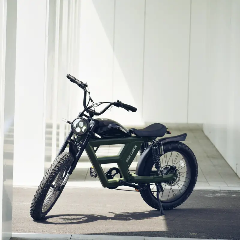 Bicicleta eléctrica de suspensión completa BeeCool Full Black Bee Challenger de largo alcance, motor de 750W, alcance de 100MI, batería de 48V 30Ah, neumáticos de 24