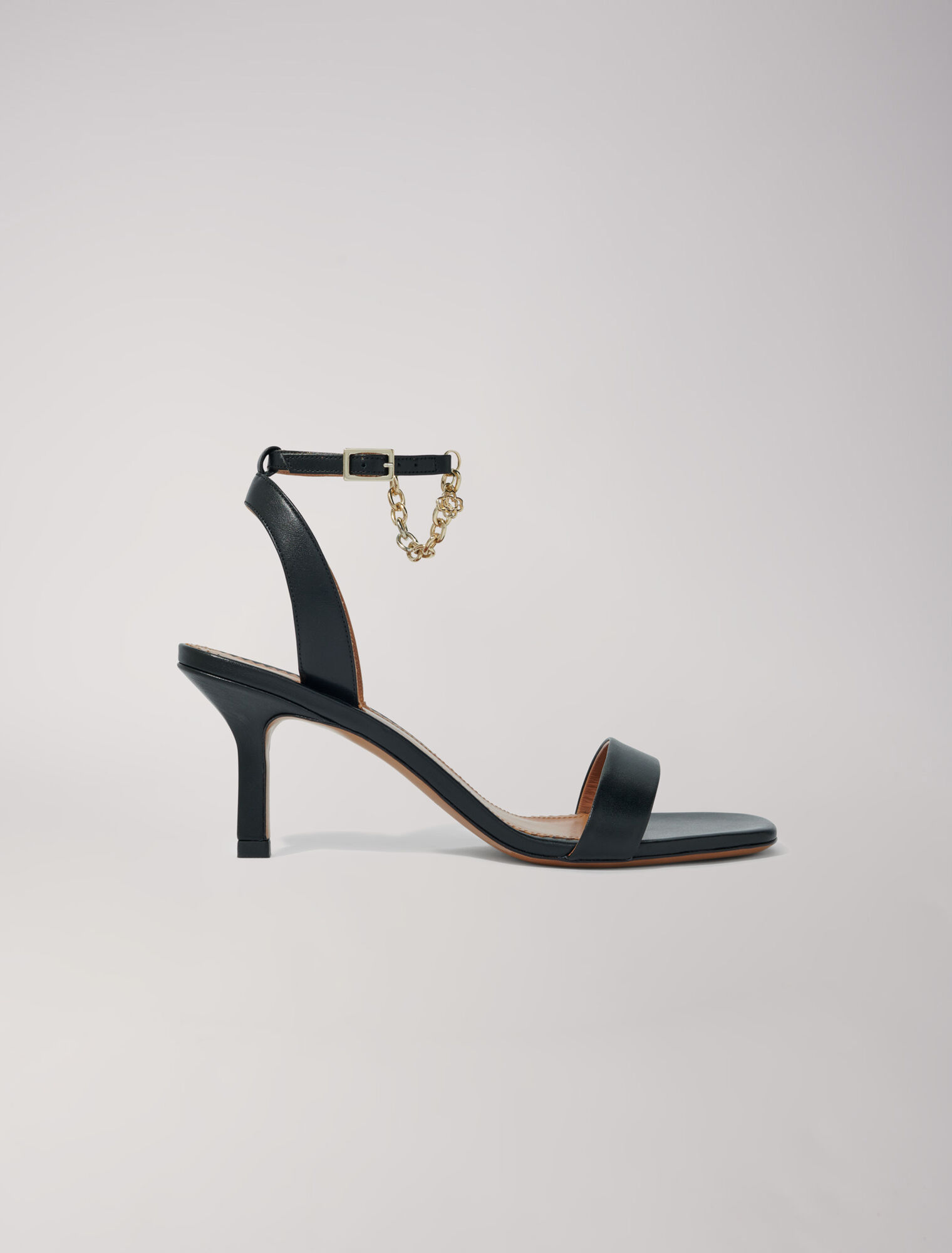 Leather sandals with heels