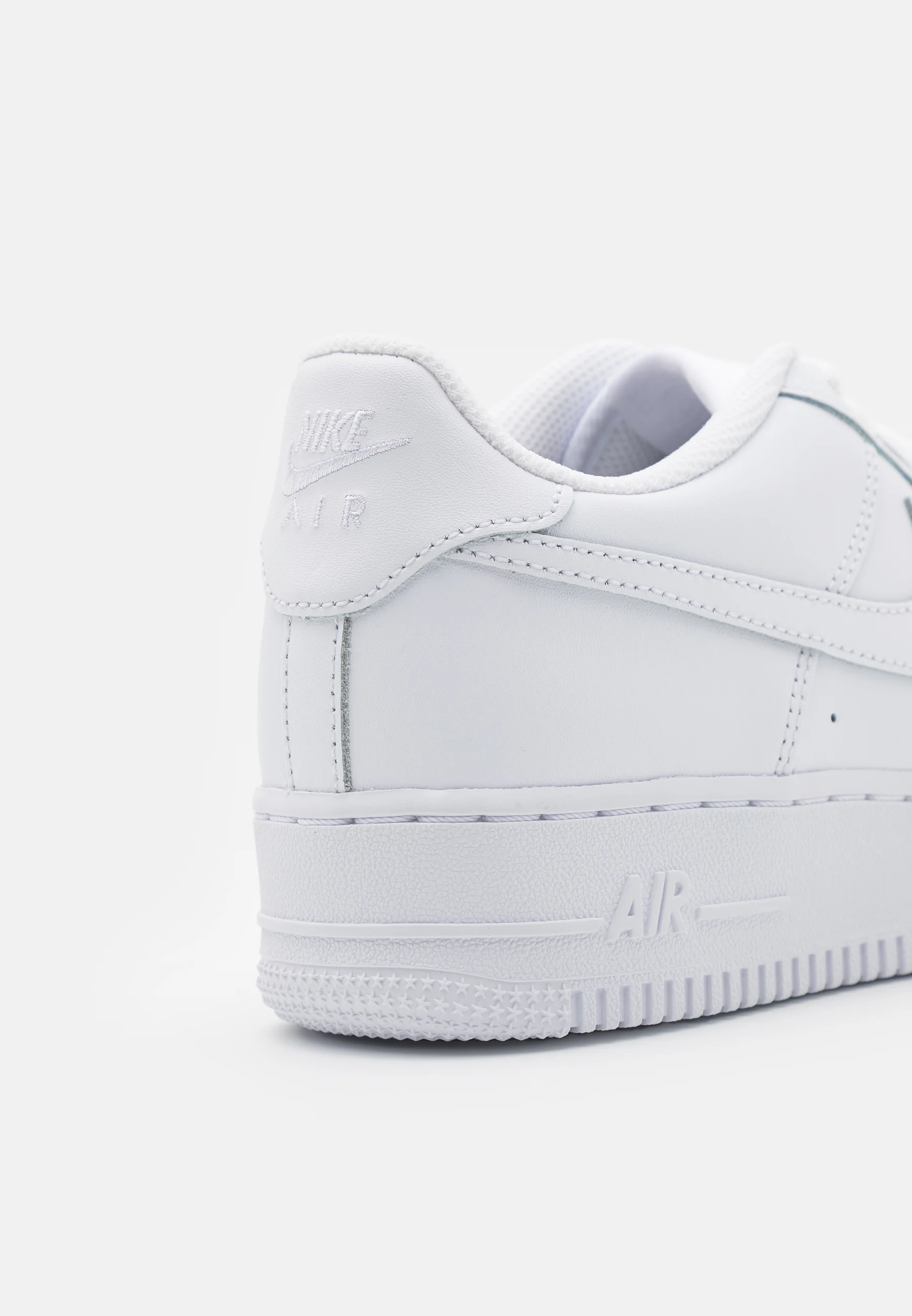NIKE AIR FORCE 1 '07 FLYEASE