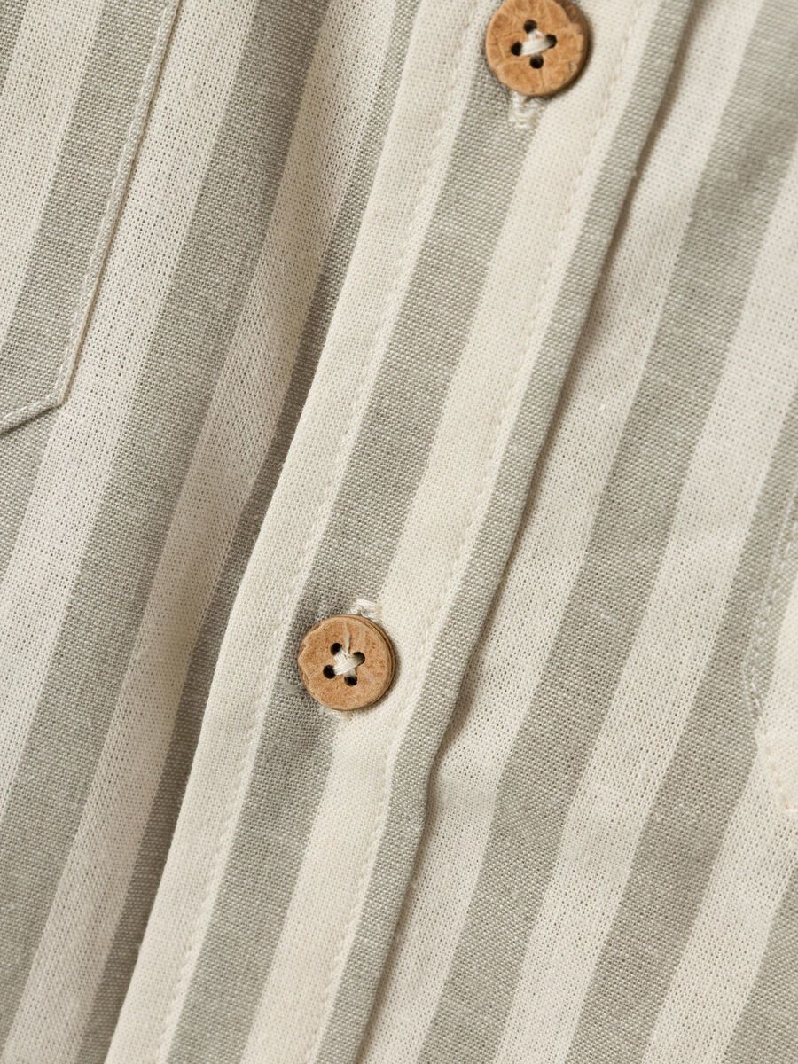 SOEPELVALLENDE OVERHEMD