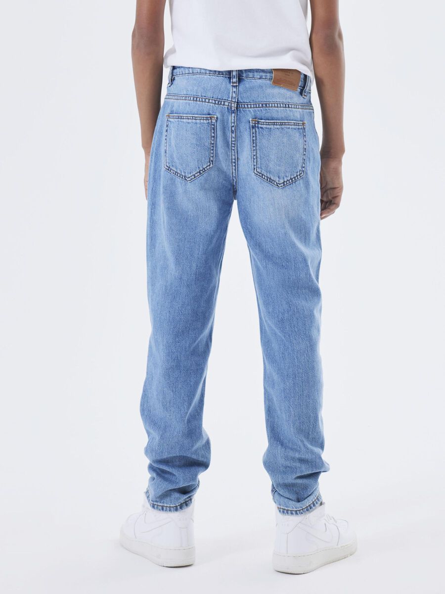TAPERED FIT JEANS