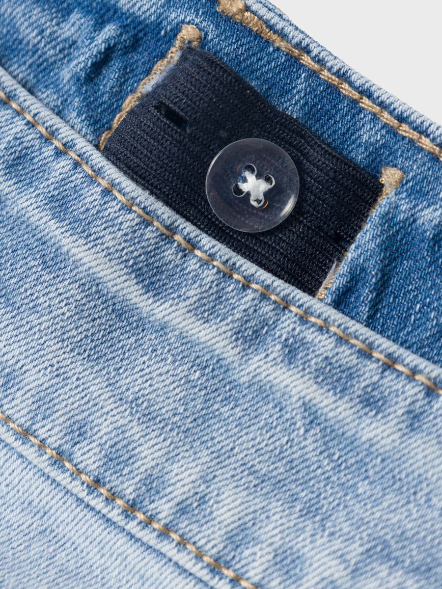 LOW-WAIST STRAIGHT LEG JEANS