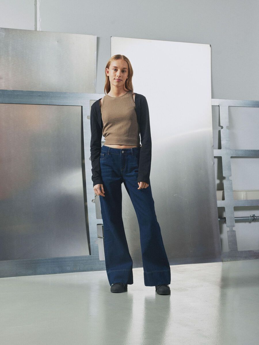 LOW-WAIST BOOTCUT JEANS